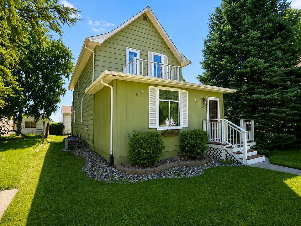 1st image of 607 S 9th St