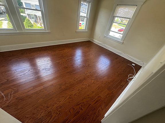 5th image of 136 Prospect St Floor 2
