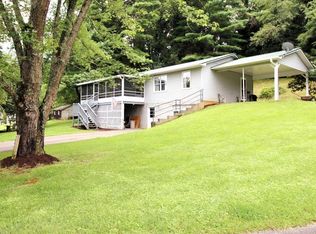 100 Blaine Rd, Franklin, NC 28734