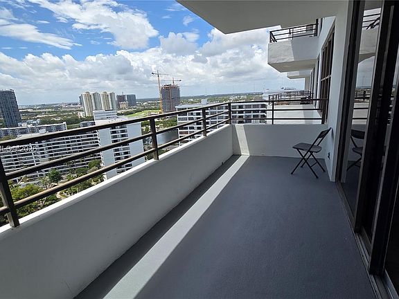 2nd image of 2500 Parkview Dr APT 2317