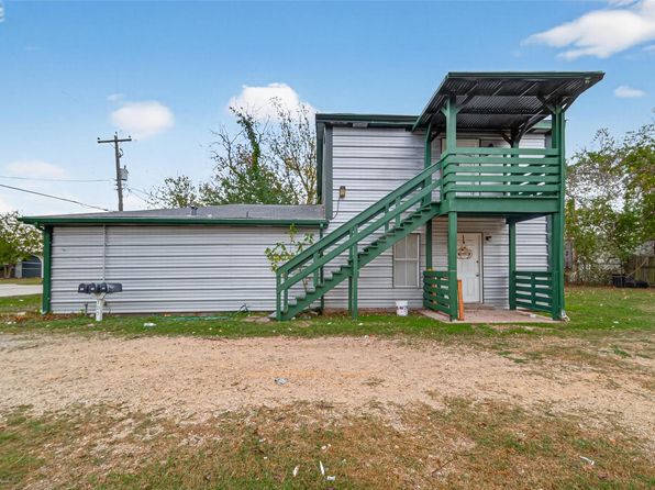 105 Clear Lake Rd APT C