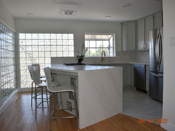 716 Flower Ave APT A
