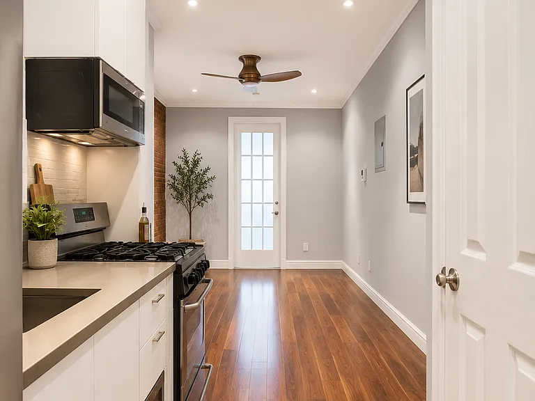 59 Barrow St #1W — Photo 3