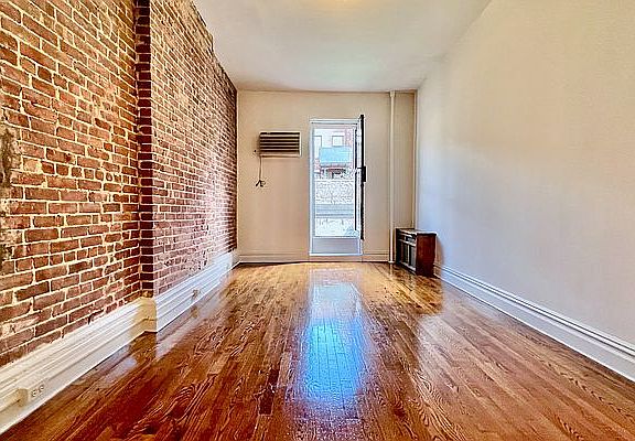 3rd image of 57 W 68th St APT 8