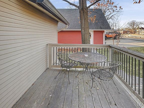 4th image of 3322 Jackson St