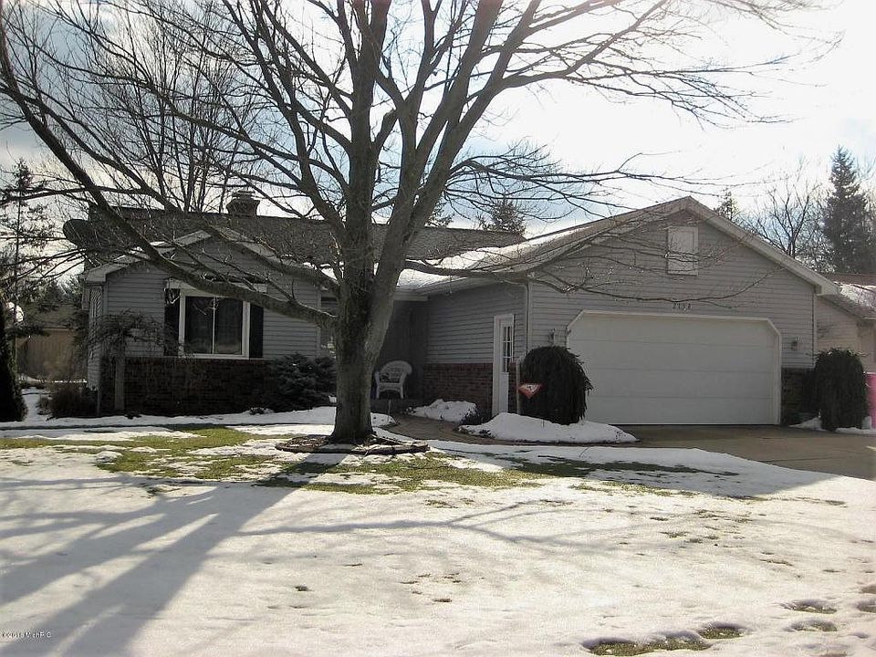 1st image of 2158 Oak Hollow Dr