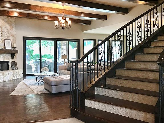 2nd image of 2209 Stone Hollow Dr