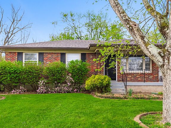 3rd image of 3402 Pineland Dr