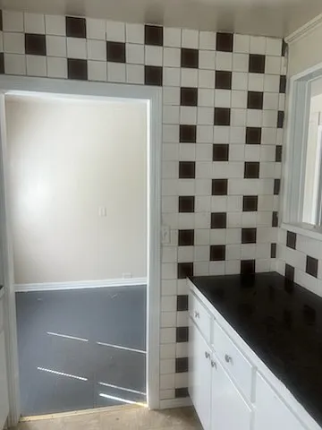 3 bed, $1,100 — Photo 4