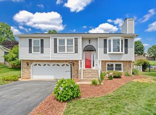 1905 Summerfield Dr, Roanoke, VA