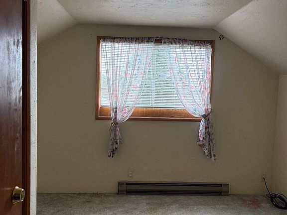 3rd image of 29866 Carol Ave Room 5