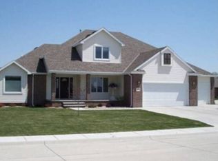 403 Teakwood Cir, Grand Island, NE 68803