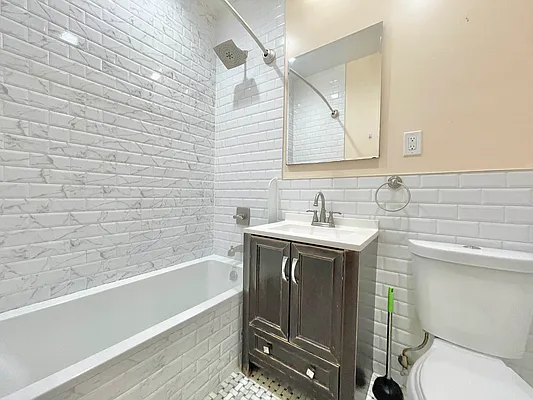 Rented by Doorway NYC, LLC | media 8