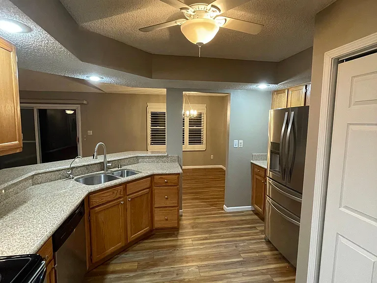 115 Spirea Point — Photo 15