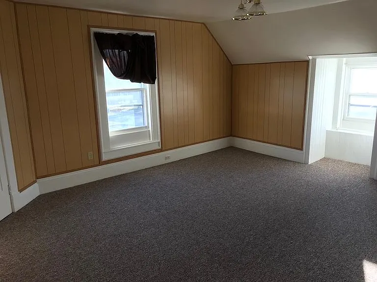 520 N Water St — Photo 10