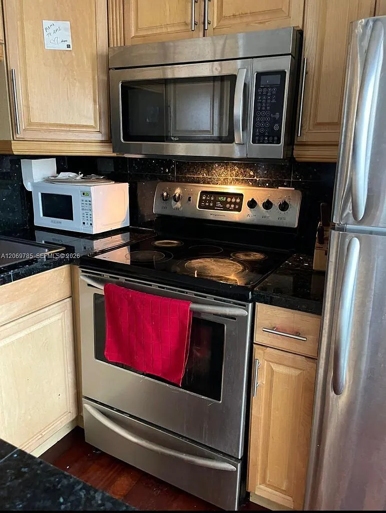 West Trade Condo — Photo 3