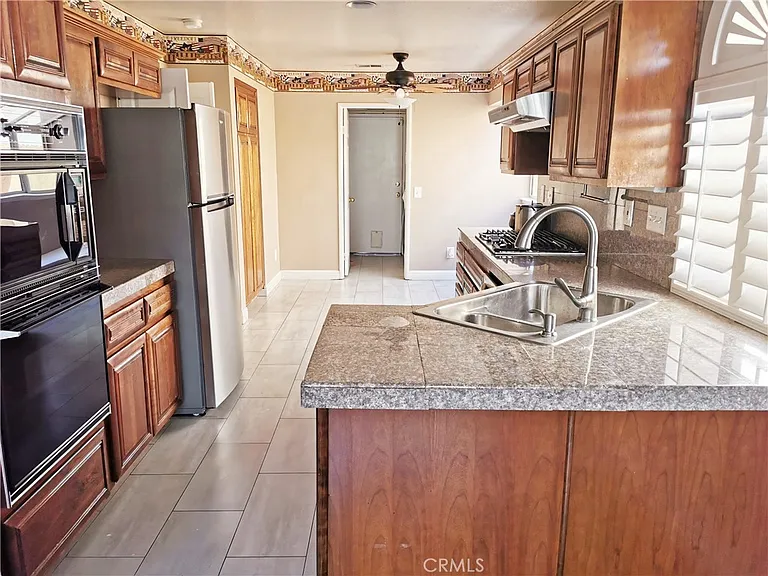11539 Lancaster Way — Photo 8
