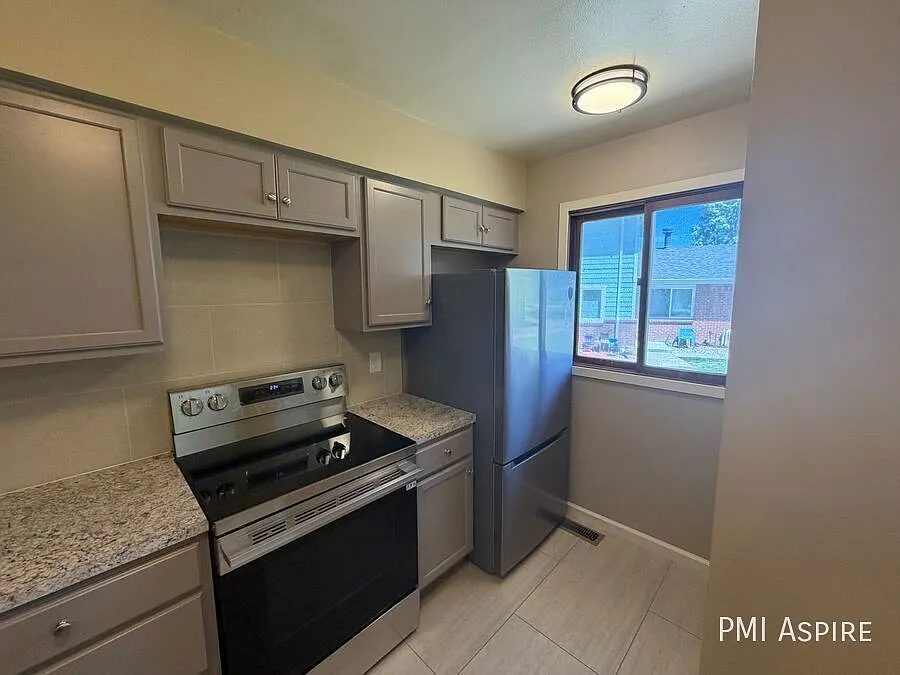 Move In Special!! 2 Bedroom 1 Bathroom Apartment In Longmont — Photo 4