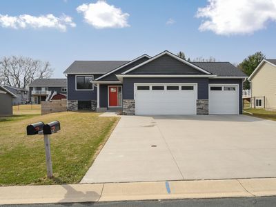 523 7th St SW, Pine Island, MN, 55963