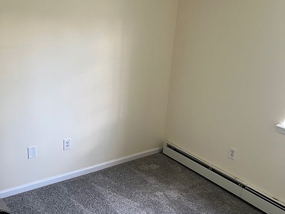 4th image of 958 E 219th St #2