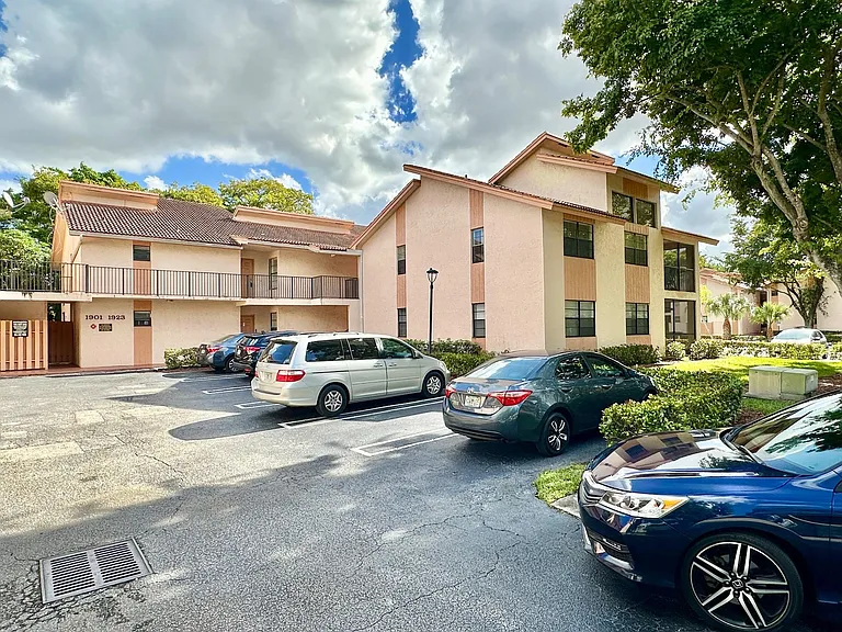 1917 NW 94th Ave #204A — Photo 36