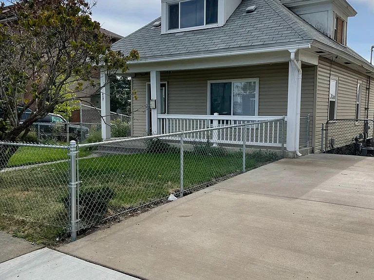 437 W Sinto Ave — Photo 1