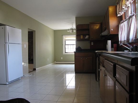 kitchen/dinning area