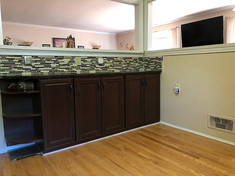 121 Scottsdale Dr — Photo 9