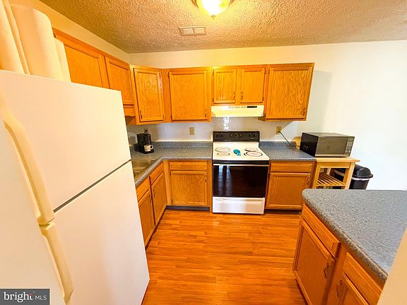 3rd image of 1292 Ox Rd Unit F9
