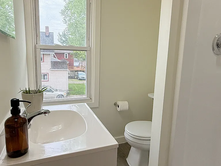 800 W Riddle Ave #B — Photo 6