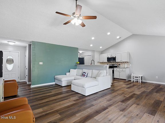 4th image of 110 Tanbark Drive