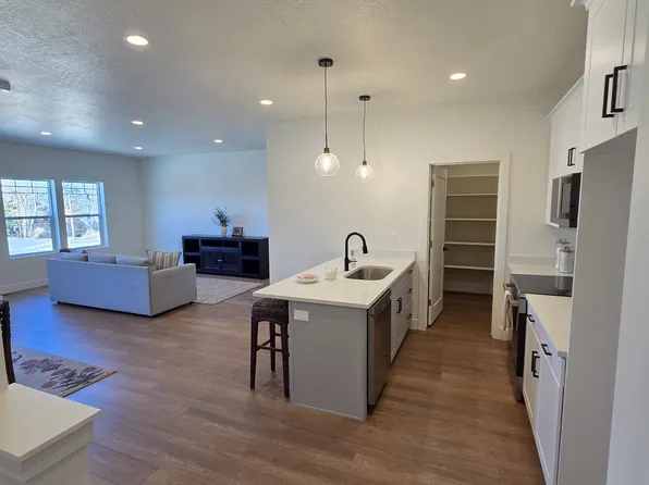 350 E 7635 S, Midvale, UT 84047
