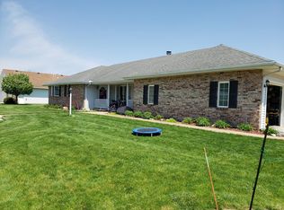 208 Wilsey Ln #1, Sidney, IL 61877