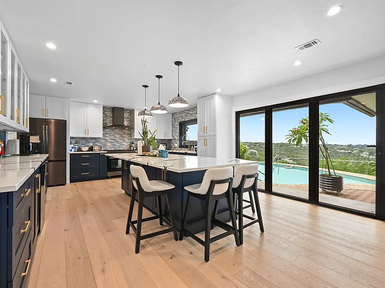 4805 Greystone Dr — Photo 19