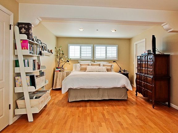 Light and airy master beddrp