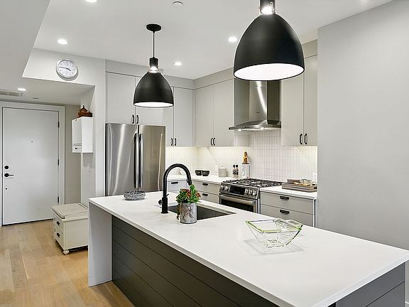 5th image of 366 6th St #501