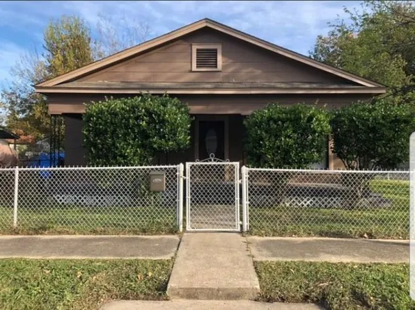 222 E Adoue St, Baytown, TX 77520