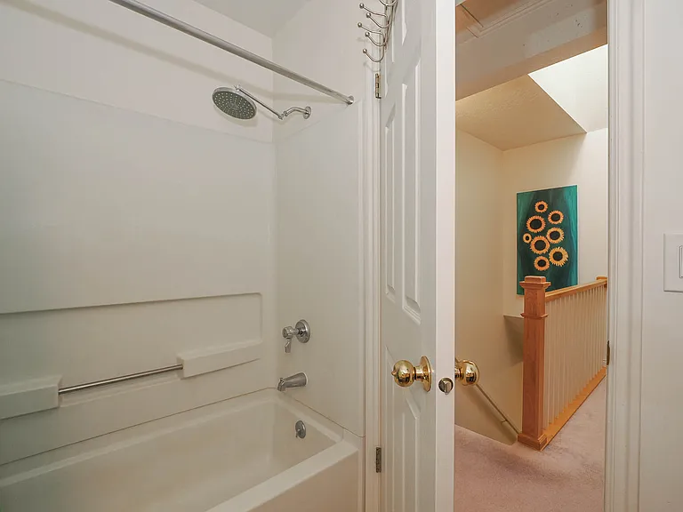 274 E Millpoint Pl — Photo 16