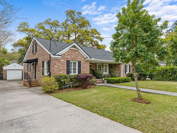 2nd image of 808 Sheldon Rd