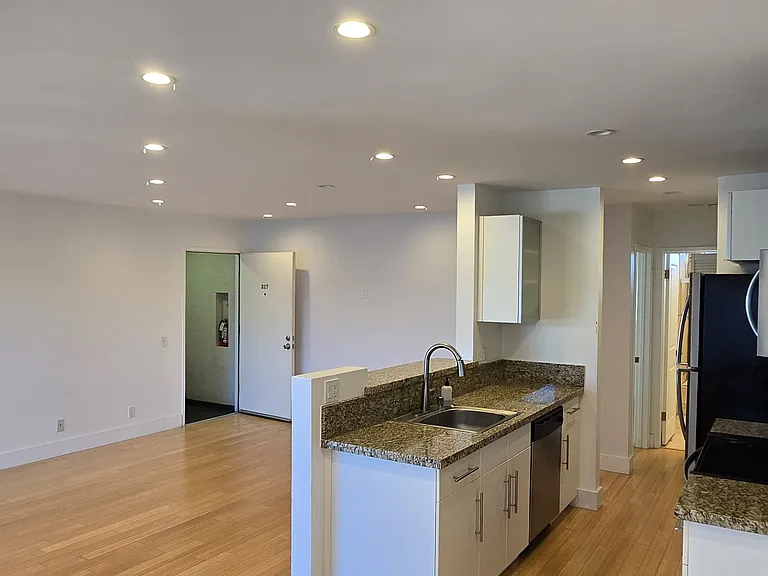 2884 Sawtelle Blvd #217 — Photo 3