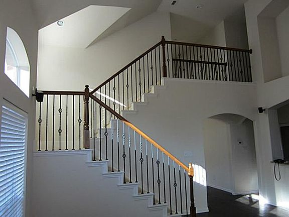 2nd image of 5637 Hampshire Dr