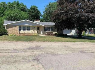 640 Brad Mar Dr, Freeport, IL 61032