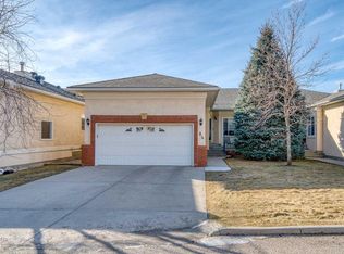 84 NE Sierra Morena Lndg SW, Calgary, AB T3H4K4