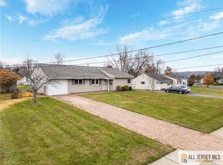 192 Kendall Rd, Kendall Park, NJ 08824