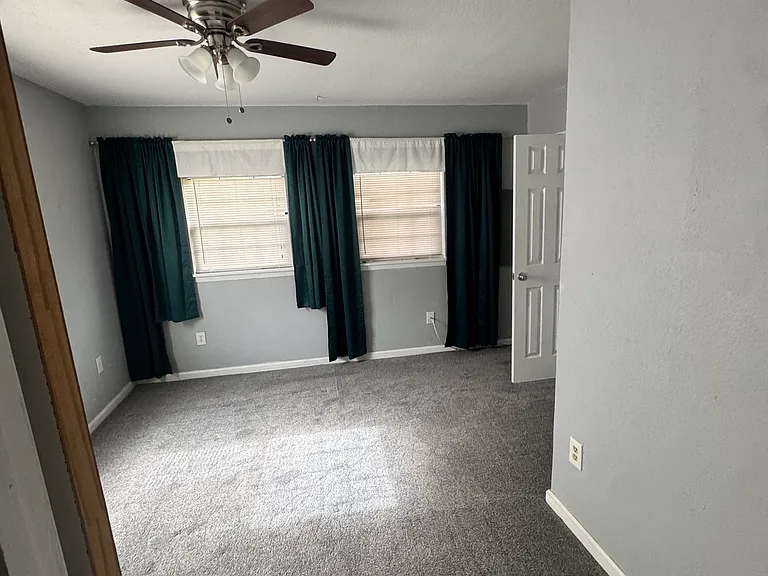2953 Moffett Ave — Photo 8