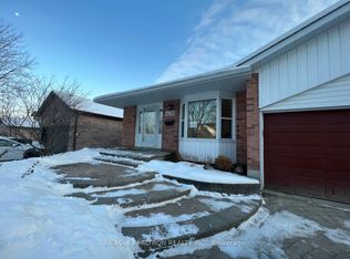 438 Bristol Rd, Newmarket, ON L3Y6T3