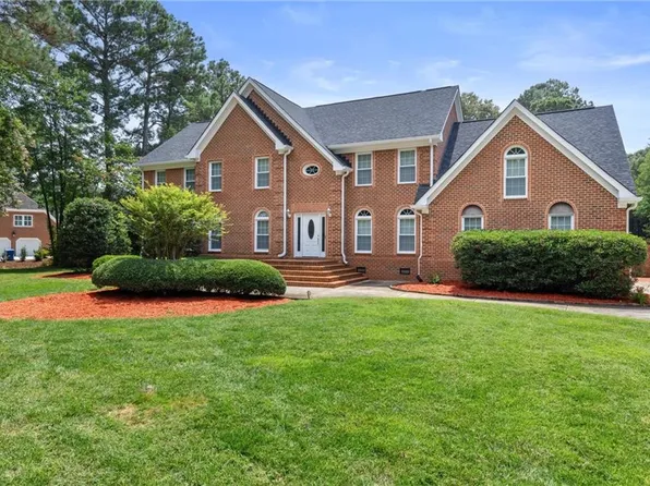 641 Ravenwoods Dr, Chesapeake, VA 23322