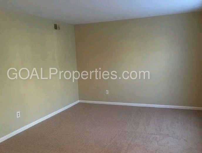 2nd image of 807 Eaglewood Ave