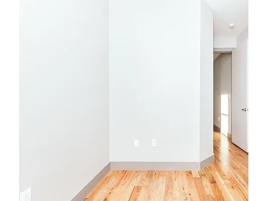 Rented by EXR | media 7