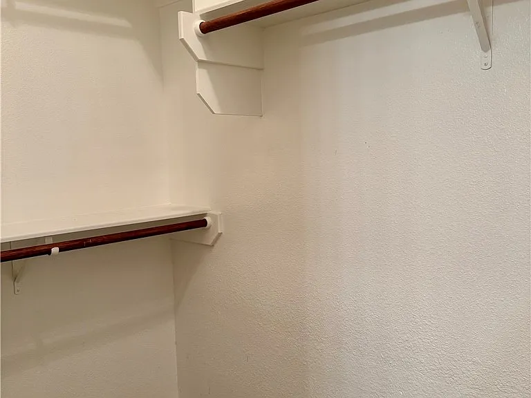 3702 Meadow View Dr — Photo 19